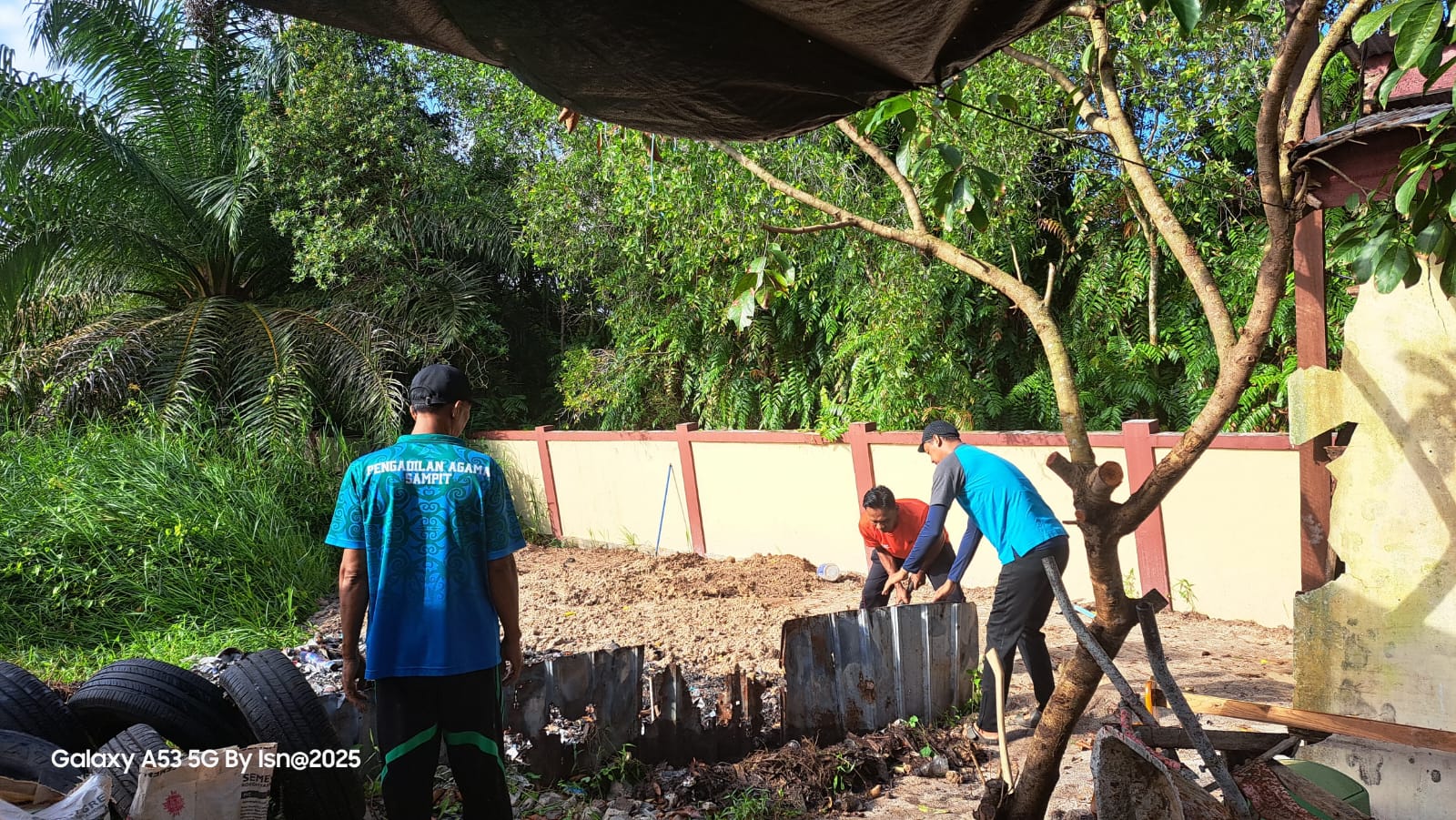 736. Semangat PA Sampit Kelas IB Laksanakan Jum’at Bersih